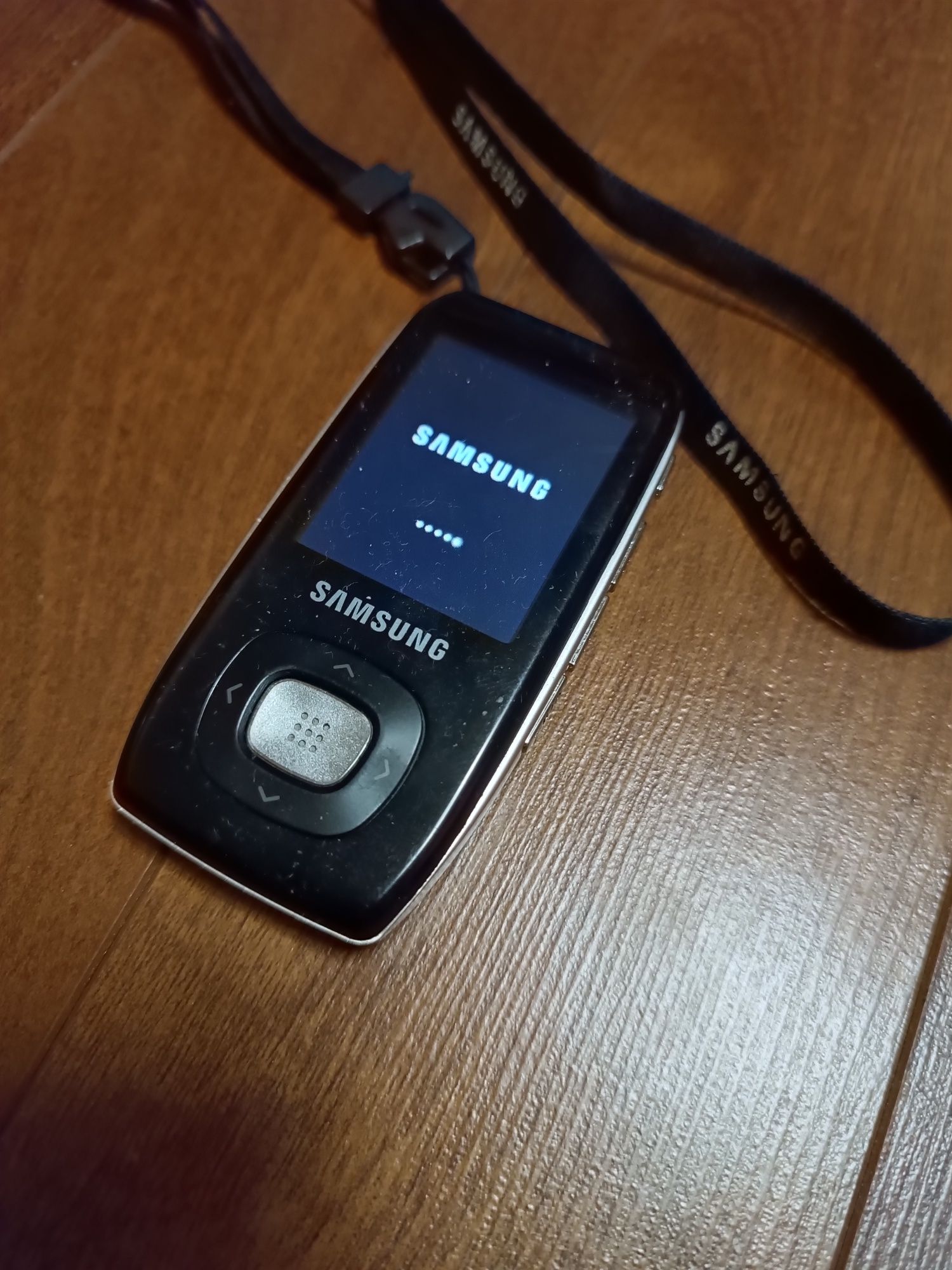 МП 3 плеер Samsung YP-T9B. Не загружается.