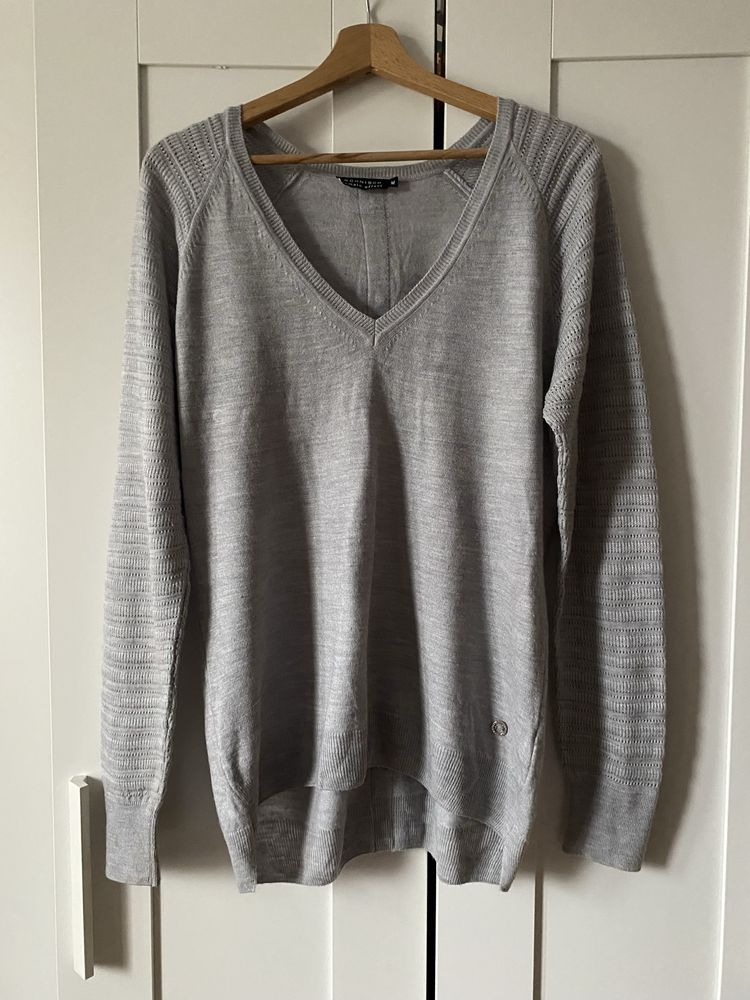 Szary lekki klasyczny sweter wełniany M/L stan idealny