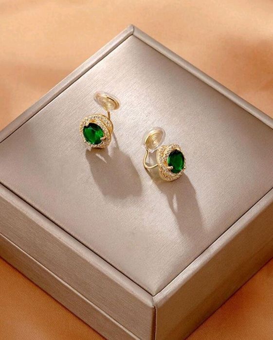 Kolczyki zielone owalne