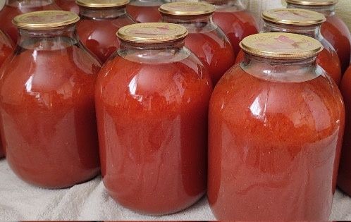 Сік томатний. Смачний томат з домашніх помідорів.