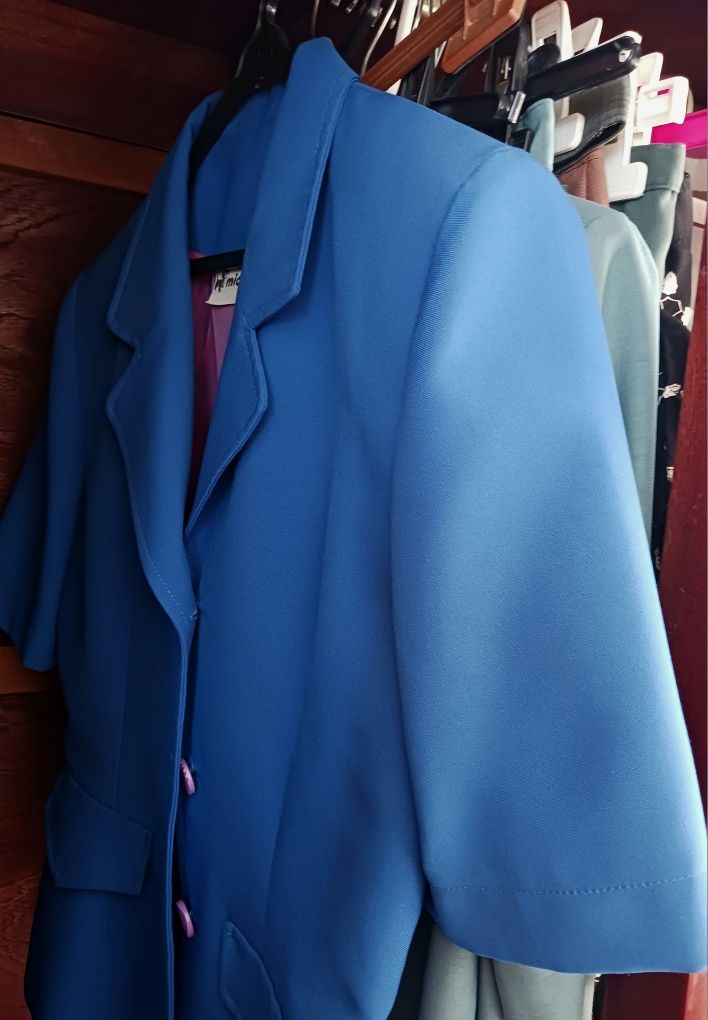 Roupa senhora L em excelente estado 4,50€ a peça