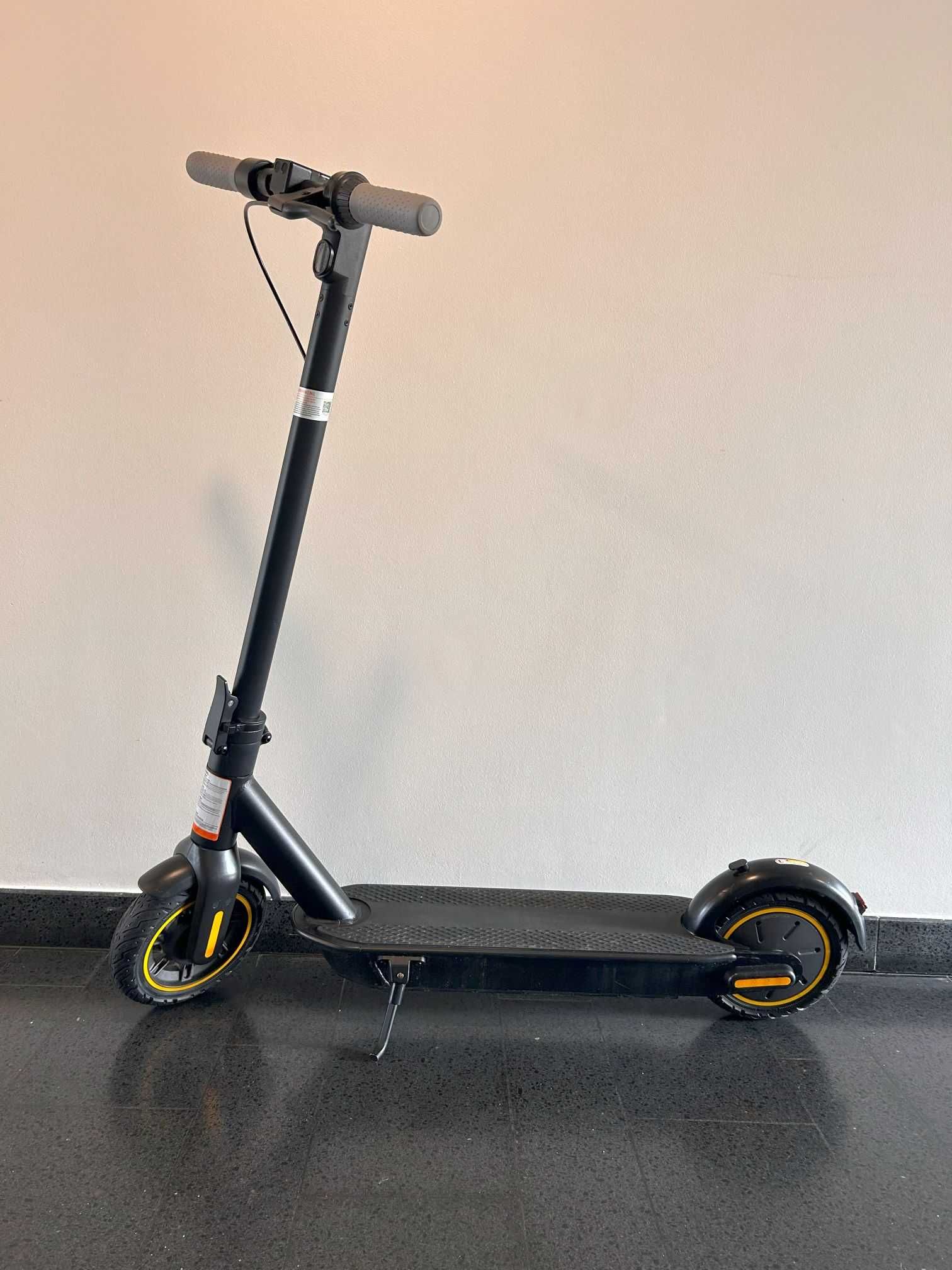 Hulajnoga elektryczna ESWING, składana, do 35km/h, tempomat