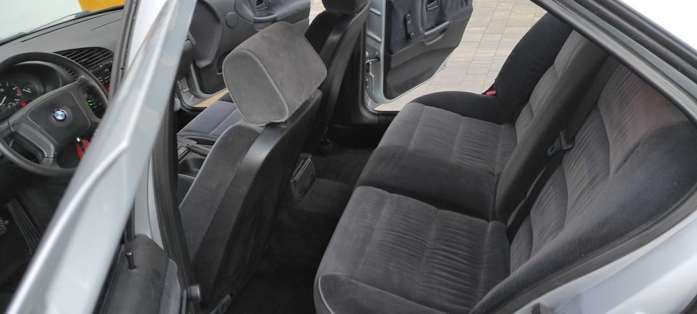 BMW E36 320i sprzedam