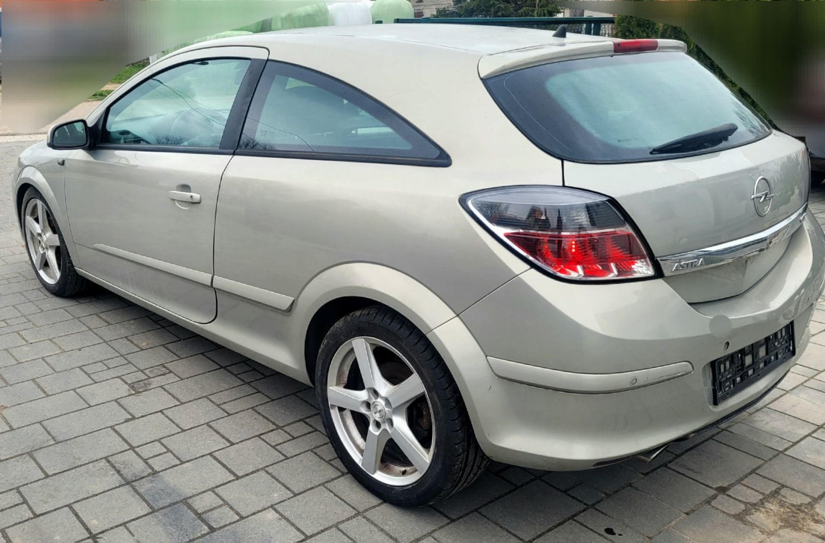 Opel Astra III GTC 1.6 benzyna 2005 r