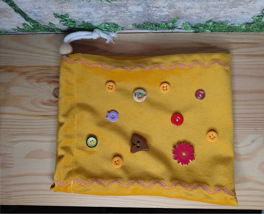 Ręcznie robiony welurowy woreczek na drobiazgi