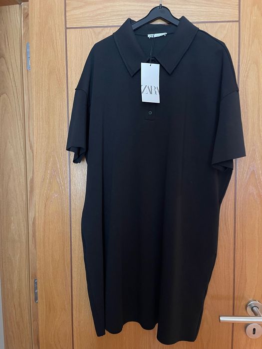 Vestido de manga curta com gola polo