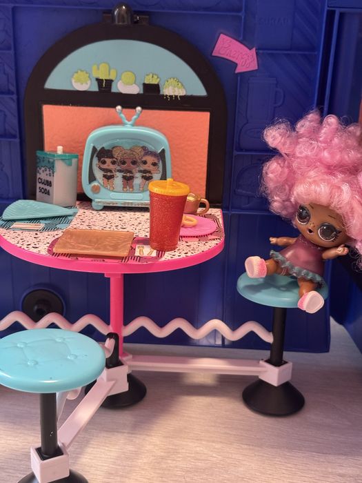 Автобус Lol з 5 ляльками(з  майже усіма аксесуарами)