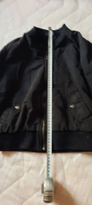 Вітрова, кофтина, тоненька.