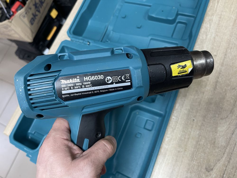 Makita HG6030 / технічний фен Макіта