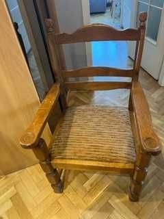 w atrakcyjnej cenie sprzedam stół i krzesła