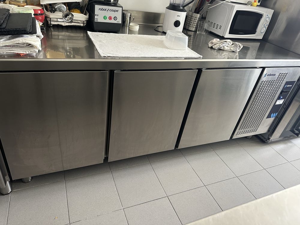 Bancada refrigerada para pastelaria 3 portas NOVA
