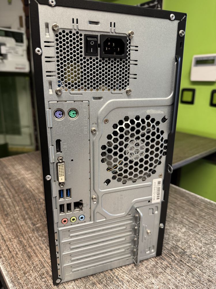 Komputer Stacjonarny Fujitsu Esprimo P556 i3-6100 8GB 128GB SSD