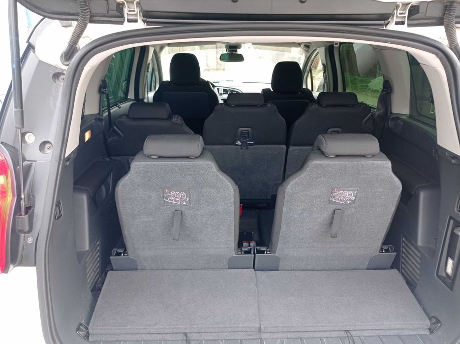 Продам Пежо 5008 2л.HDI