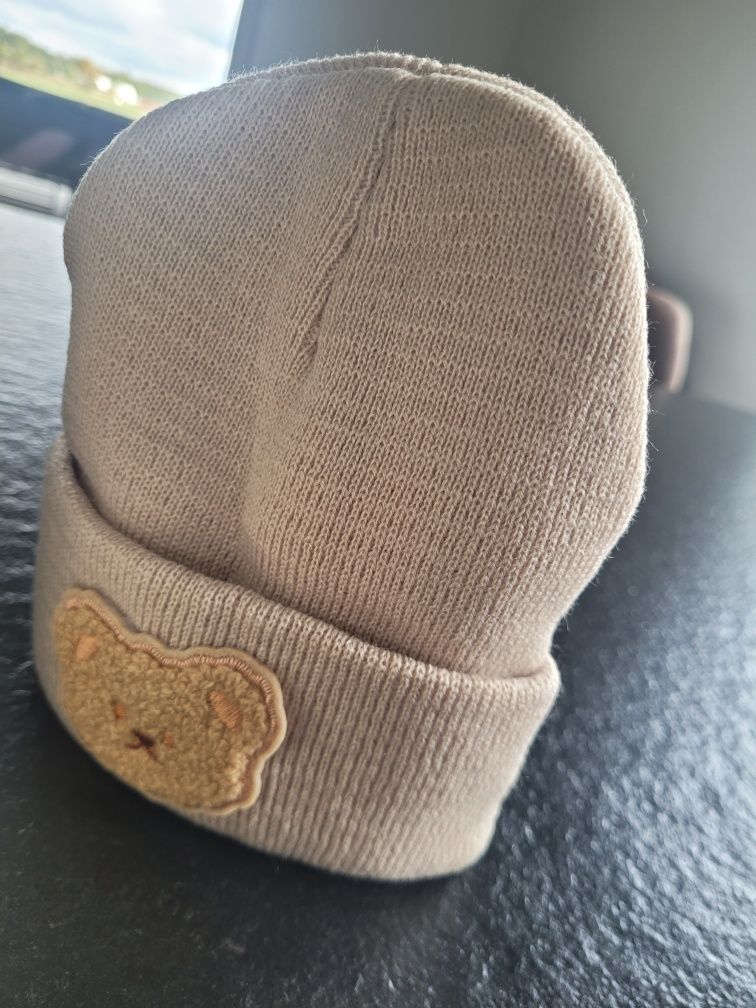 Bezowa czapka 1-2latka