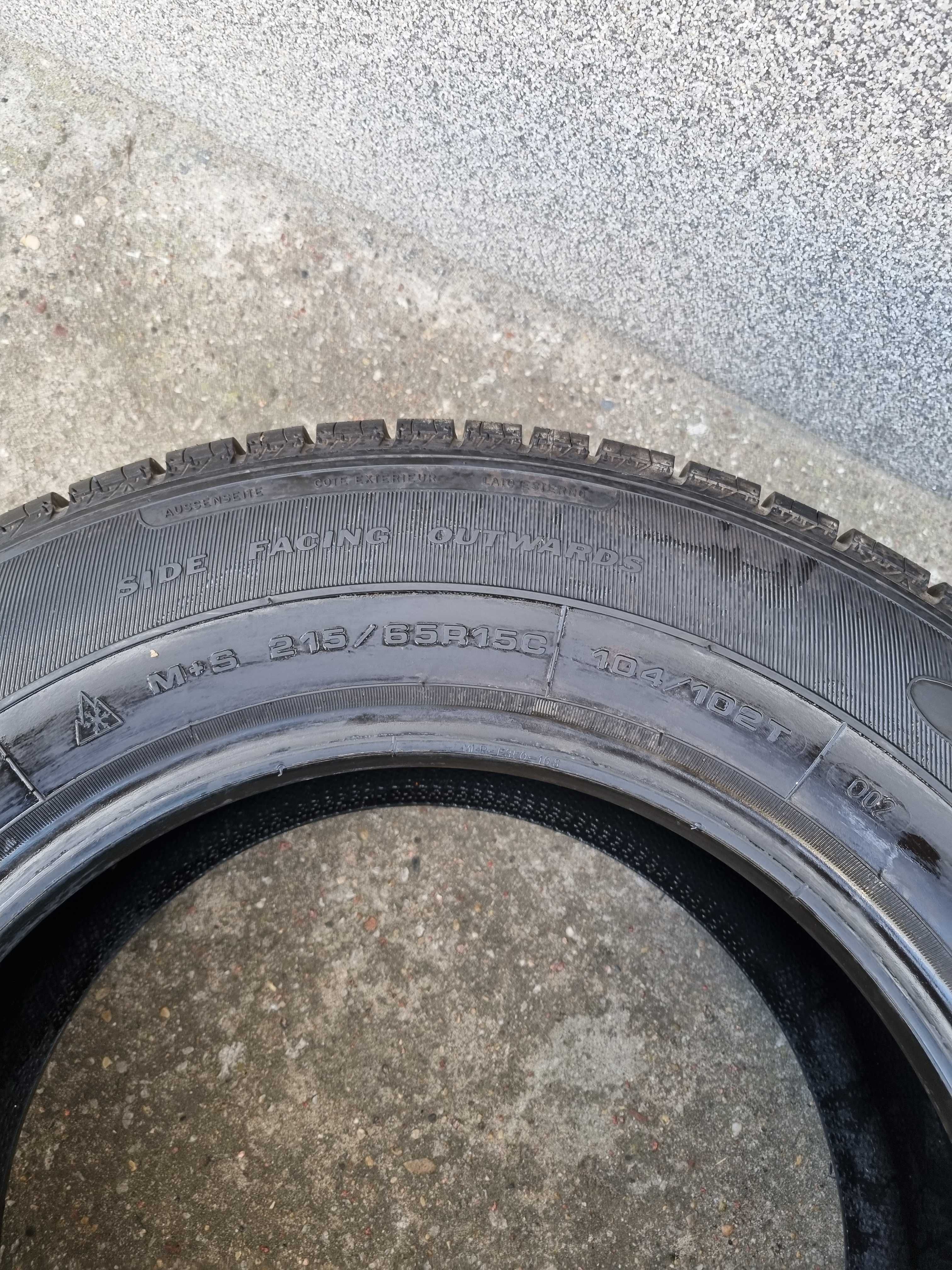 Opona całoroczna GOODYEAR Cargo Vector 2 215/65 R15C 8,99 mm P345