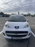 Peugeot 107 2011 года белая