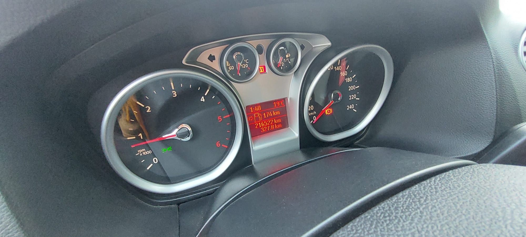 Ford focus 1.6tdci c/novo