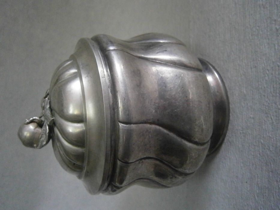 Cukiernica srebrna , Rosja , pr. 84 , wys. ok. 15 cm.