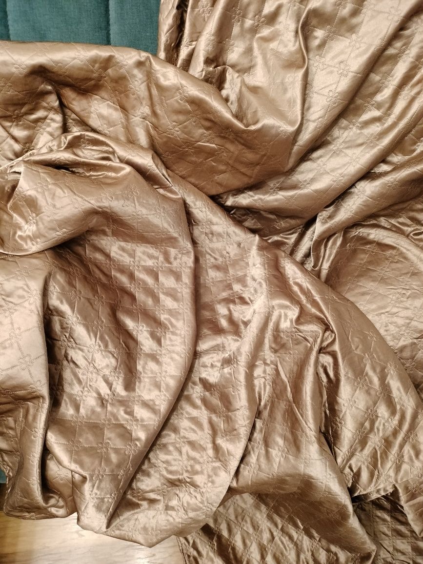 Narzuta na łóżko Jysk złoto beżowa 240x260cm