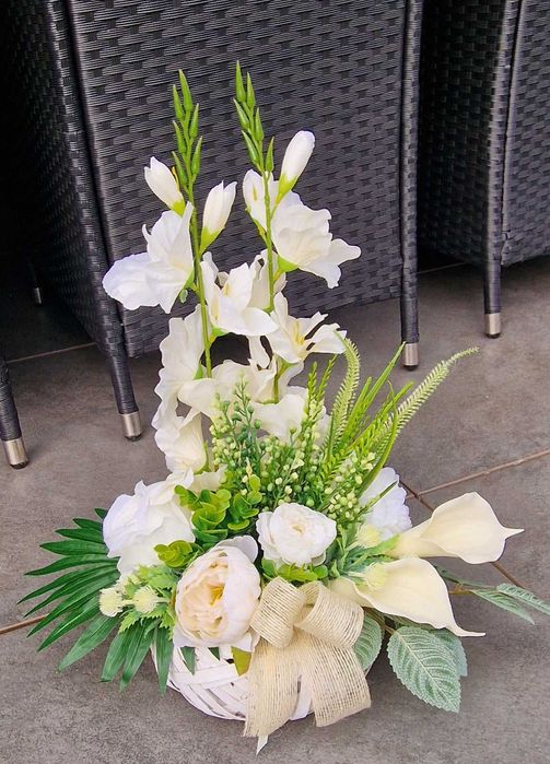 Kompozycja kwiatowa na grób cmentarz stroik ikebana Z184