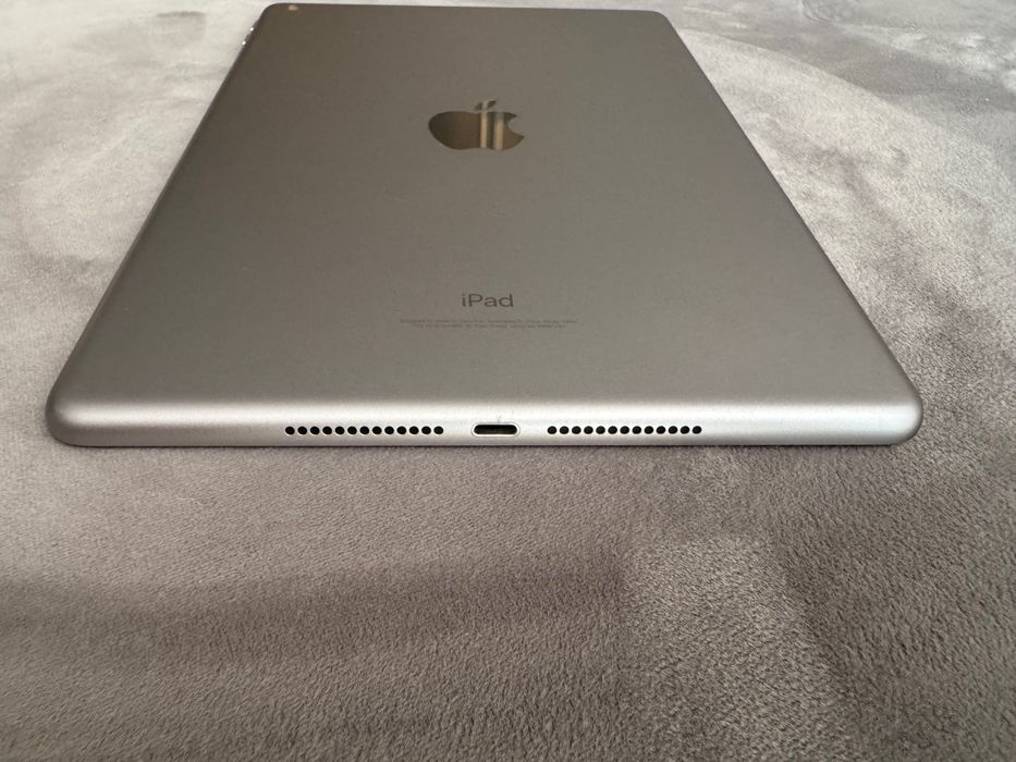 iPad 6 generation 32GB space grey