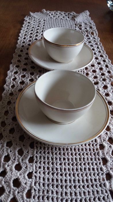 Chávenas Antigas em porcelana pintadas à mão