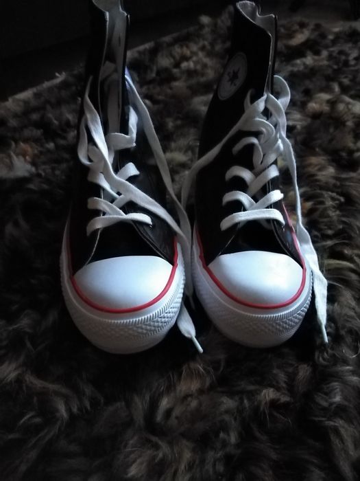 Czarne trampki na koturnie
