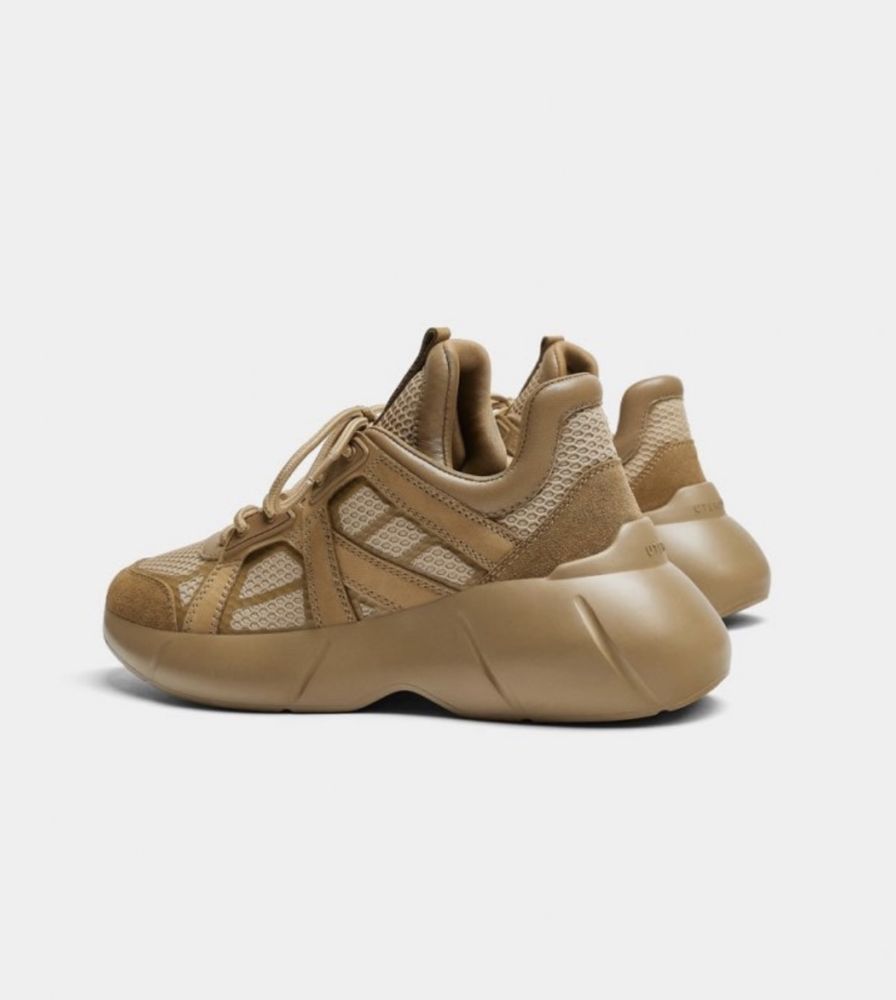 Buty sportowe camel z technicznego materiału uterque