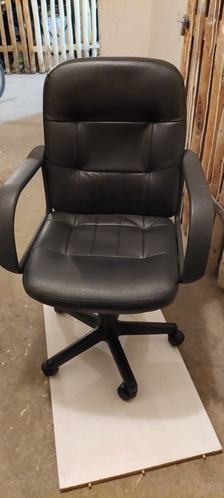 Fotel obrotowy  dla dziecka  do komputera