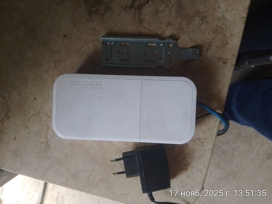 Точка доступа MikroTik wAP 60G (RBwAPG-60ad).  как на улице так и дом