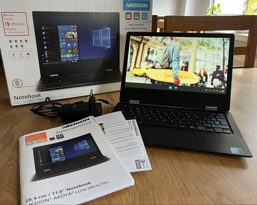 Medion Akoya E2294 Windows 11, N5000, 4GB, 64+128GB, 2w1 (dotykowy)