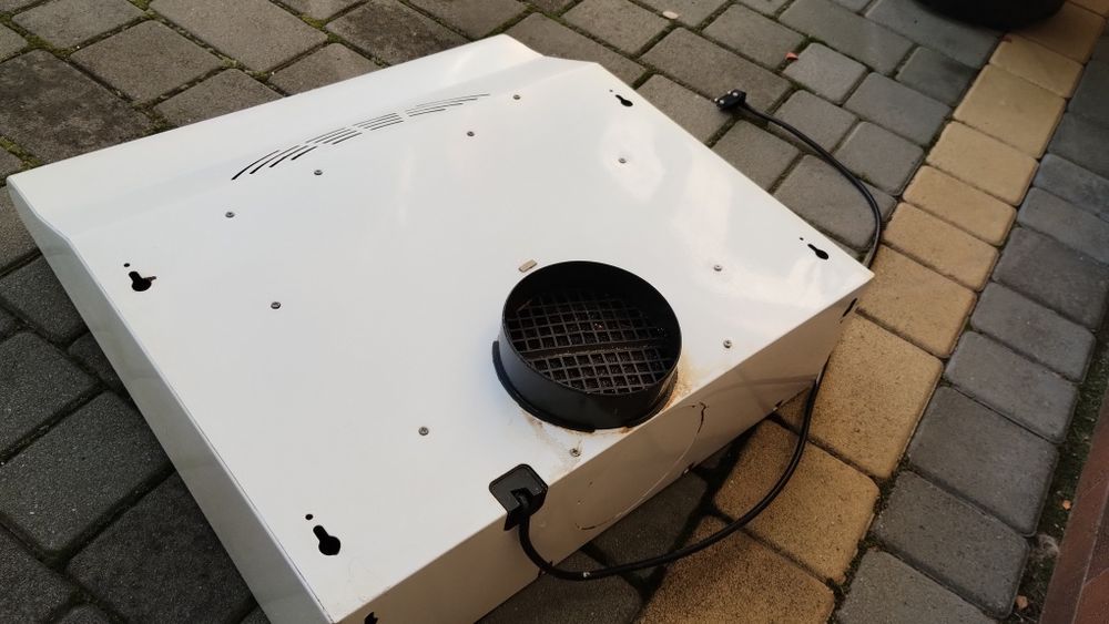 Продам кухонну витяжку 50см