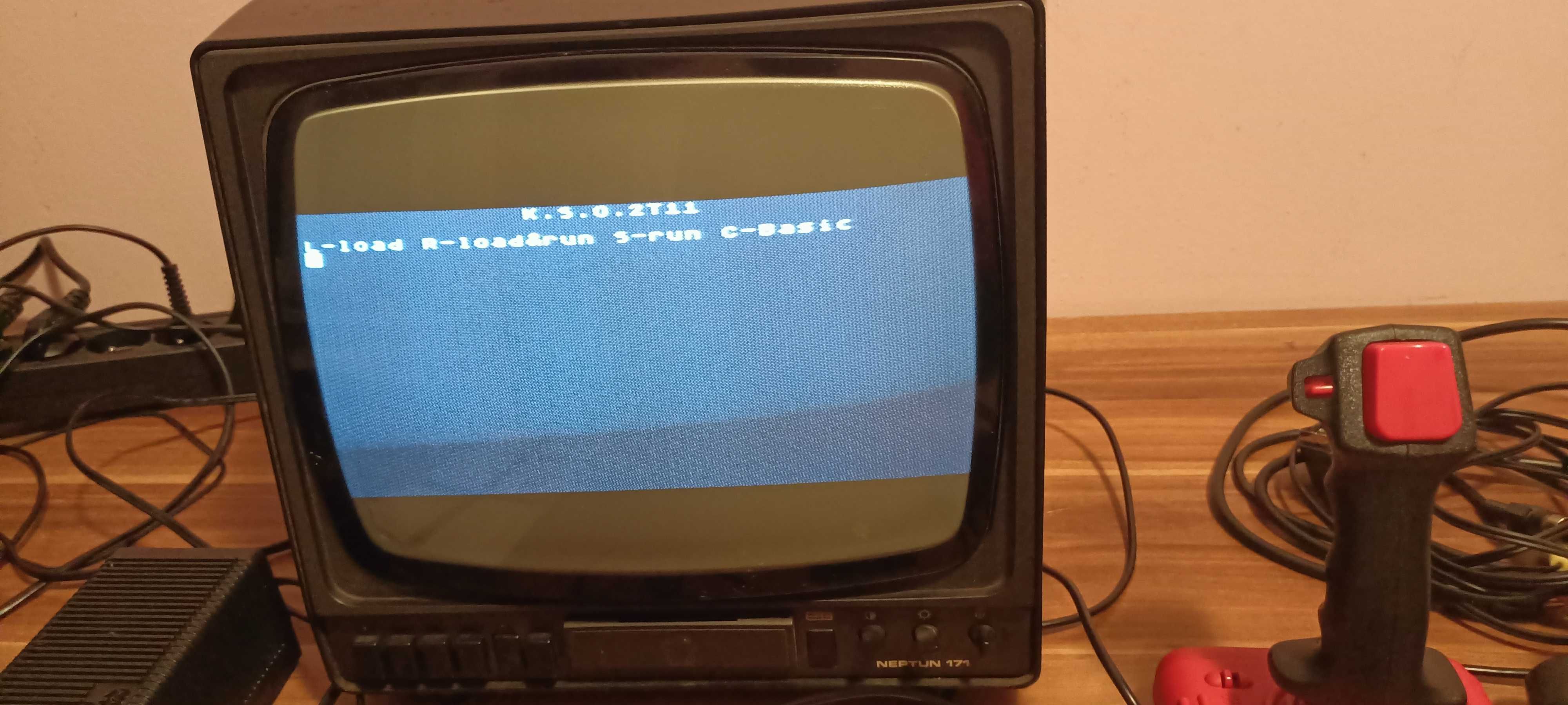 Atari 65XE +K.S.O.2t11 + XC12 + Joysticki + TV Neptun 171 +okablowanie