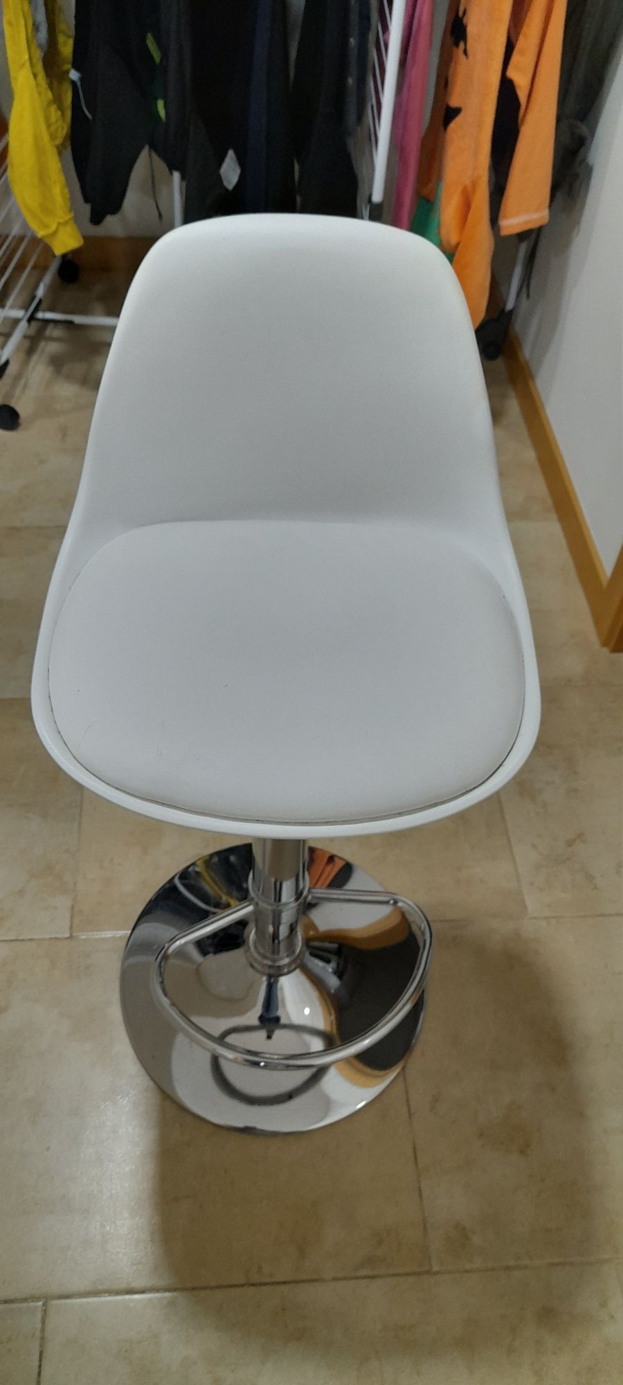 Cadeira rotativa branca