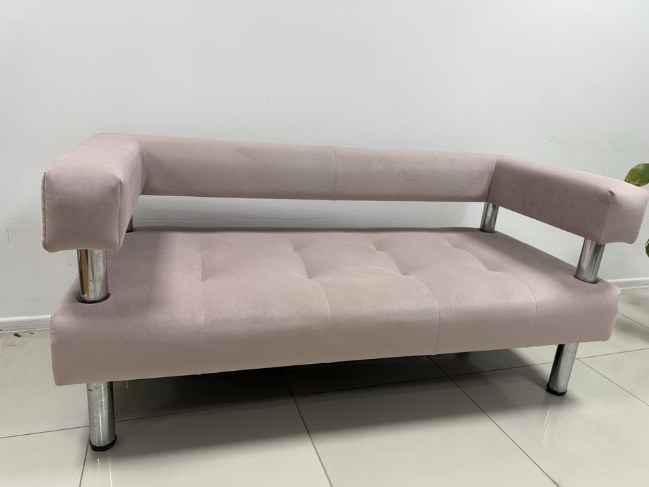 Диван для зони очікування