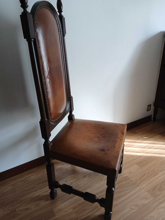 Par de Cadeiras de Sala Clássicas - Antigas