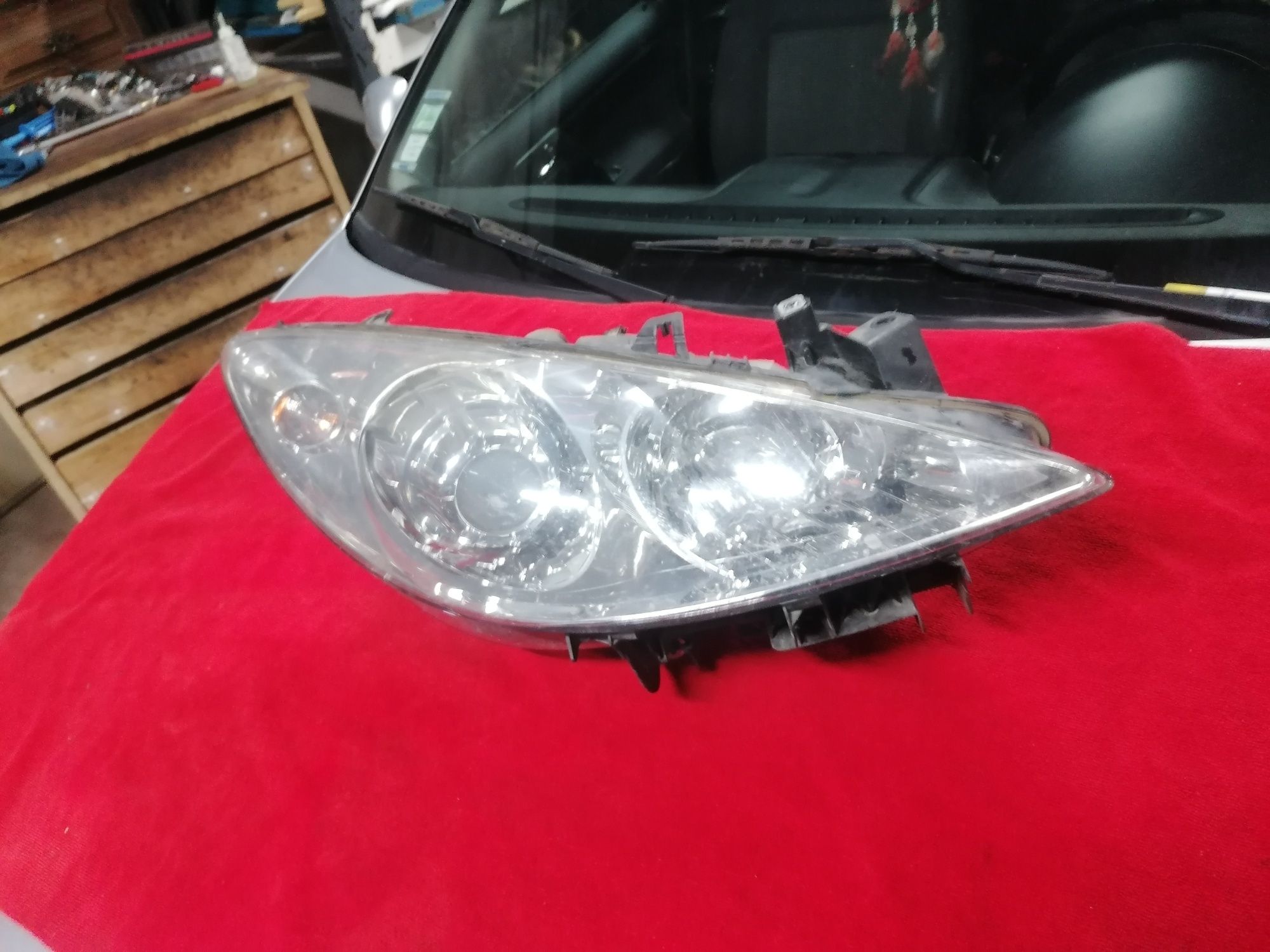 Farol peugeot 307 fase 2 direito