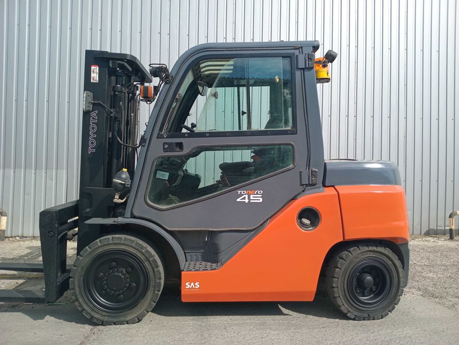 Навантажувач б.в. TOYOTA , 4.5t , 2018 р.в.