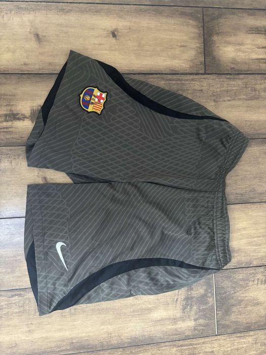 Продам футбольні шорти  Nike Barcelona