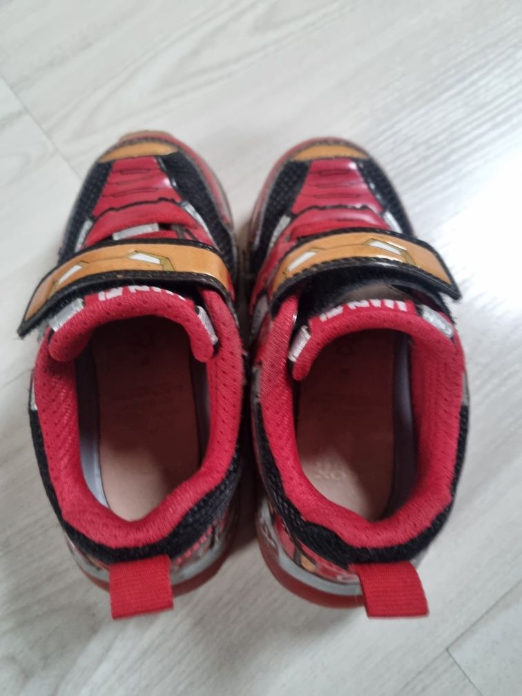 Buty sportowe Geox Marvel świecące roz 26
