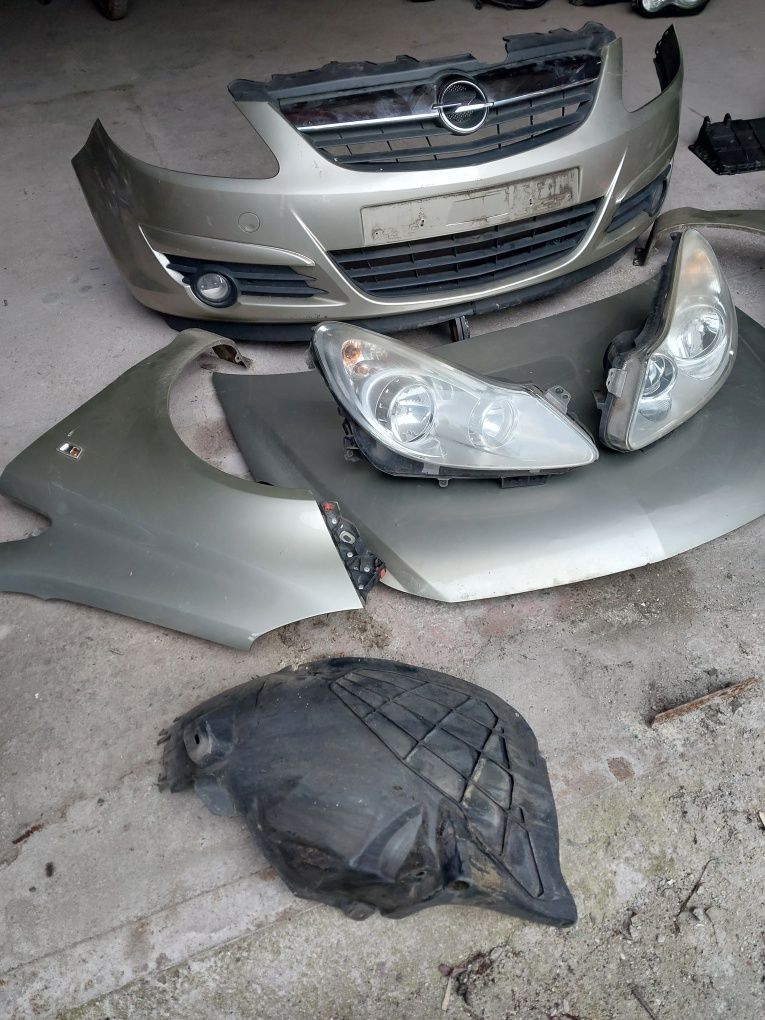Opel corsa D Z 40M przód lampa maska błotnik zderzak nadkole prawy