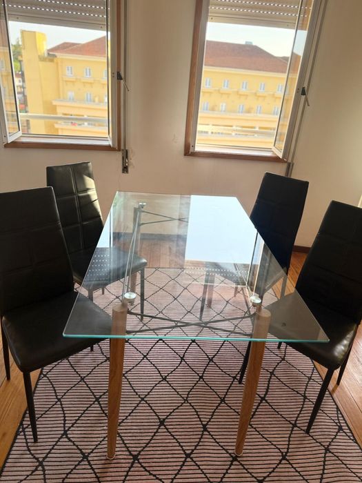 Mesa vidro temperado para desocupar espaço