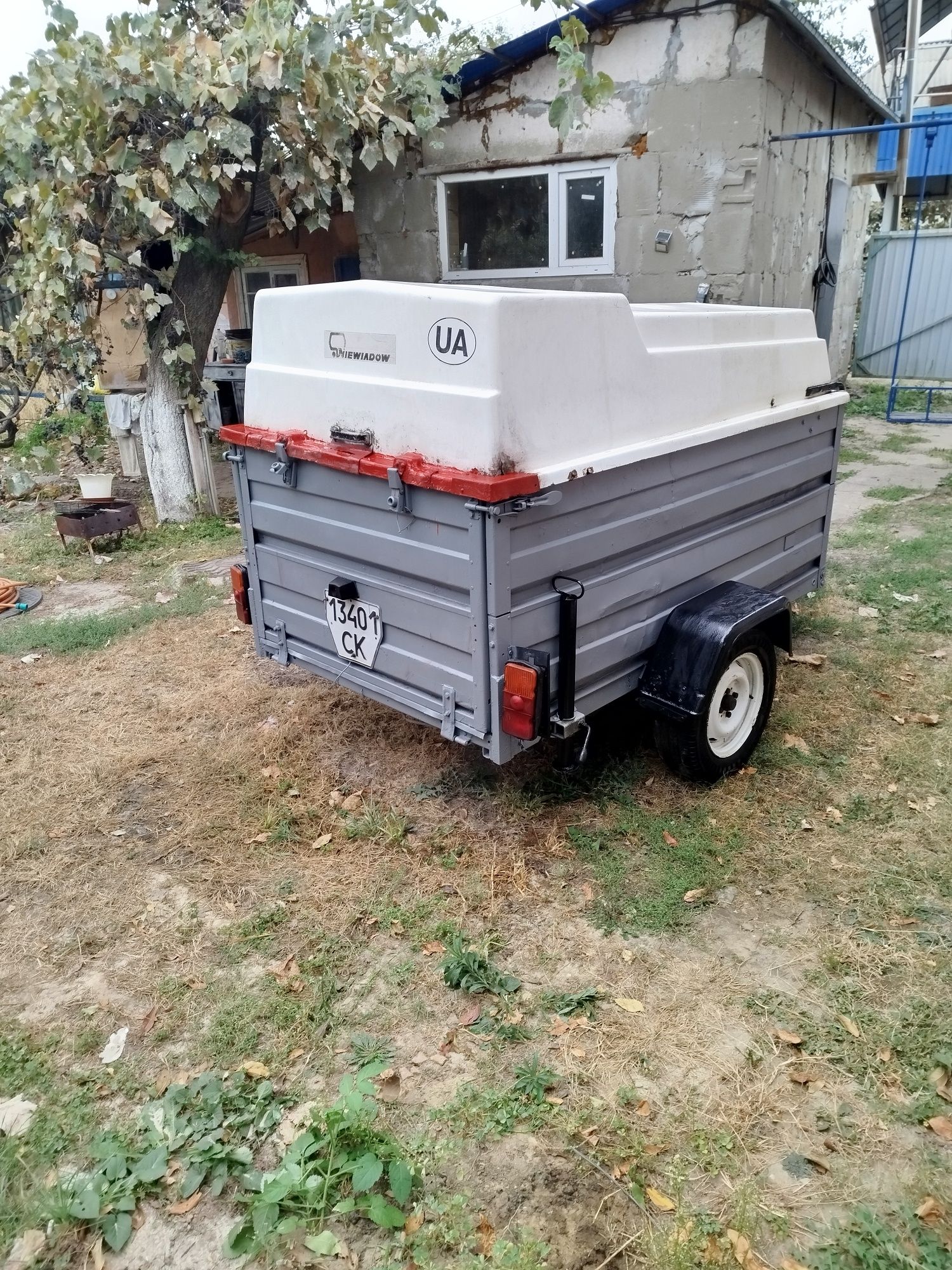 Продам прицеп неєвідов