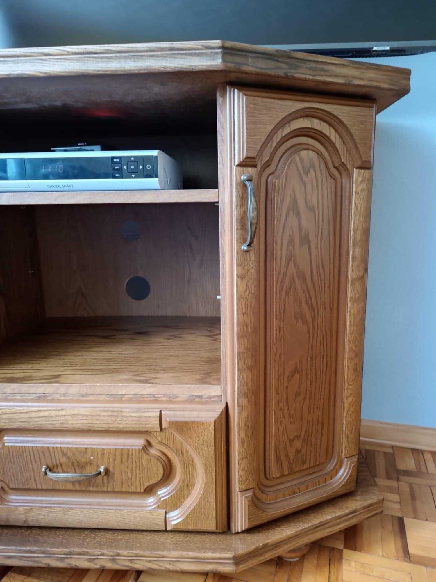 Stolik pod telewizor