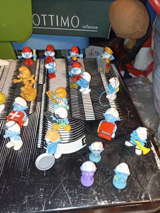 43 małe figurki z bajki Smerfy