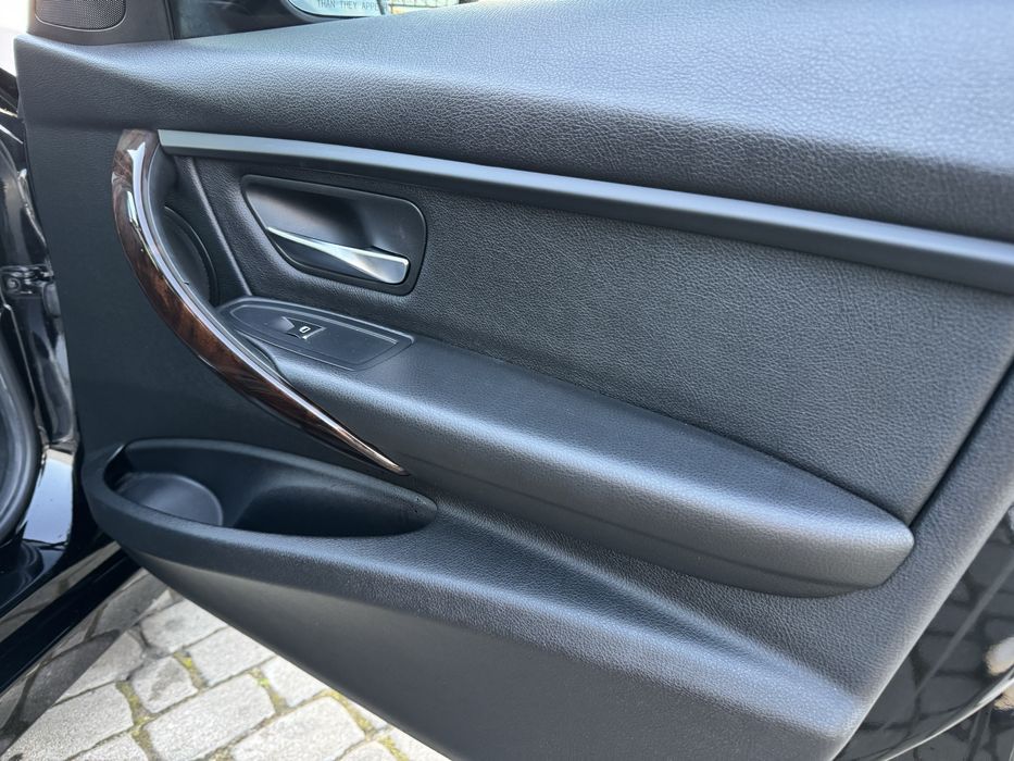 BMW F30 2016р. 11000$ Терміново