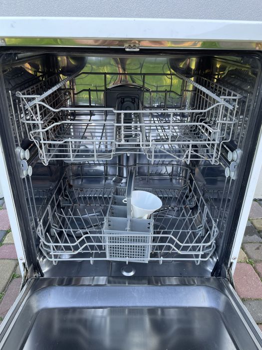 Посудомийна машина