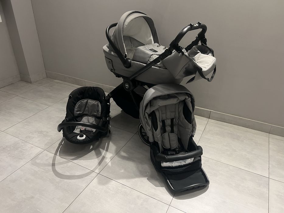 Продам коляску 3в1