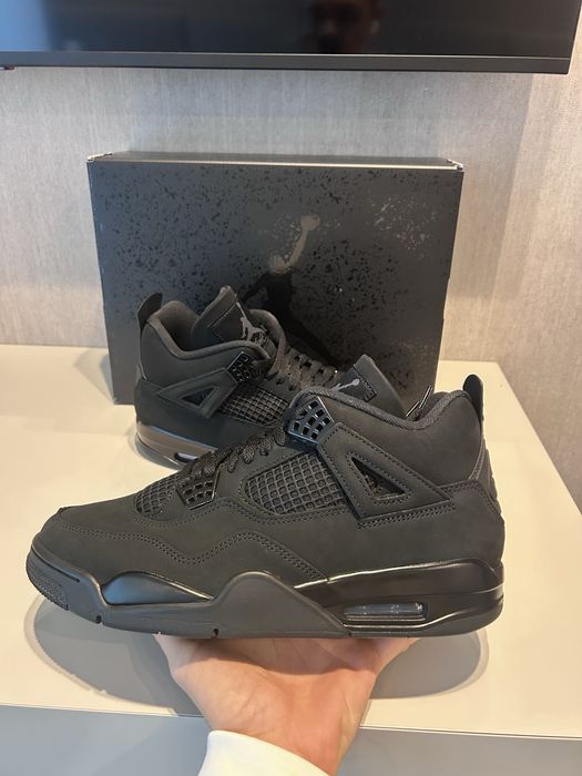 Air Jordan 4 Black Cat 2025 – Novas / Originais – Tamanho 45
