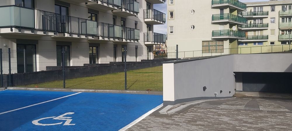 Wynajmę miejsce postojowe SCHOSTRZYGI NOWY BLOK ul. Armii Krajowej 19